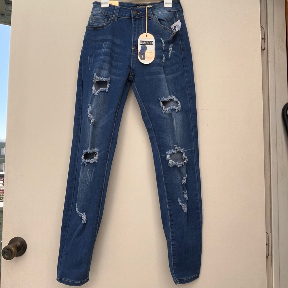 NWT • BAMBOO Distressed HighRise Skinny Dark Blue Jeans • Size 5/6
